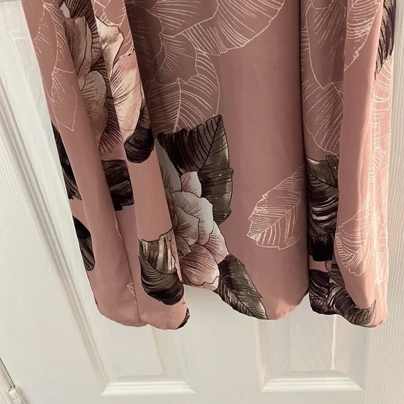 DYNAMITE WRAP DRESS - Picture 3 of 4